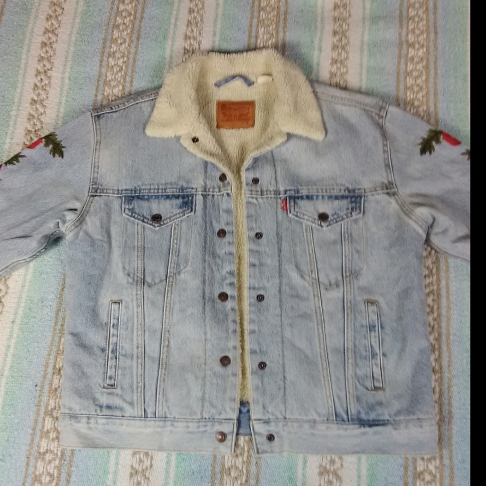 VINTAGE LEVI'S JEAN JACKET  ROSE EMBROIDERY  WOMEN'S MEDIUM